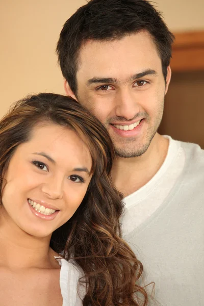 Porträt eines lächelnden Paares — Stockfoto
