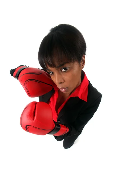 Mujer enojada con sus guantes de boxeo — Foto de Stock