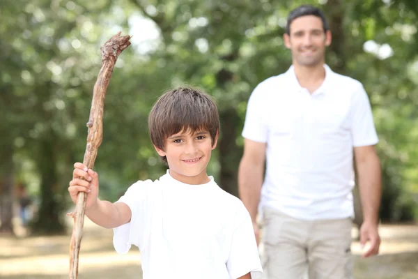 Father and son walking — Stock Photo, Image