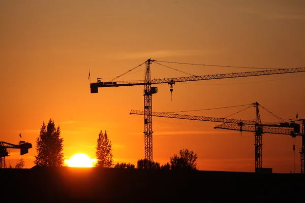 Local de construção ao pôr-do-sol — Fotografia de Stock