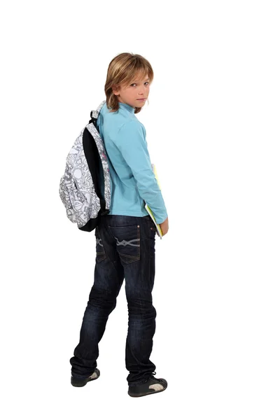 Skolpojke med ryggsäck — Stockfoto