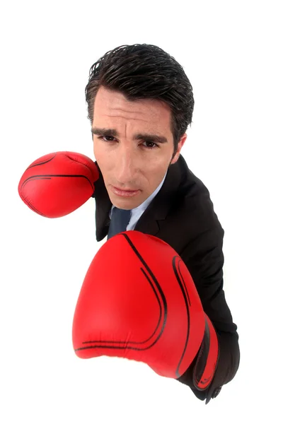 Επιχειρηματίας φορώντας γάντια πυγμαχίας — Φωτογραφία Αρχείου