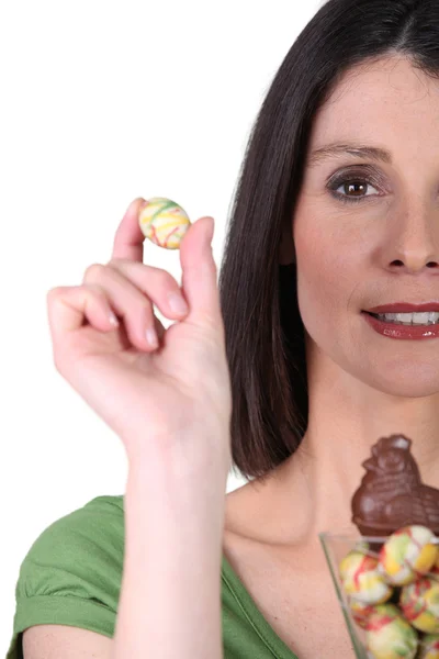 Portrait of woman with Easter egg — Stock Photo, Image