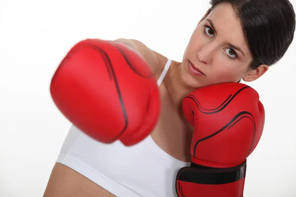 Boxeador Femenino Aislado Sobre Fondo Blanco —  Fotos de Stock