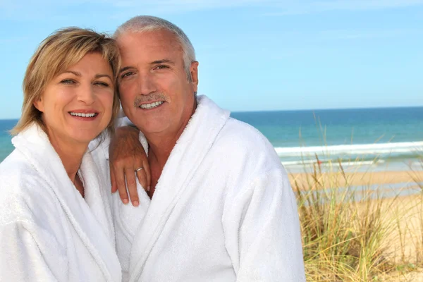 Couple on the beach Royalty Free Stock Images