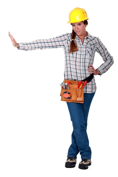 Craftswoman fazendo um sinal de parada com a mão — Fotografia de Stock