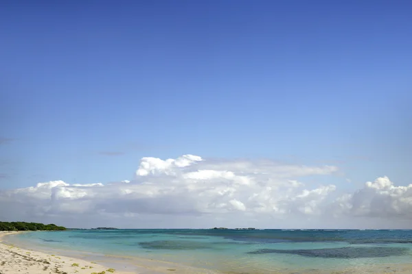 Lege tropisch strand — Stockfoto