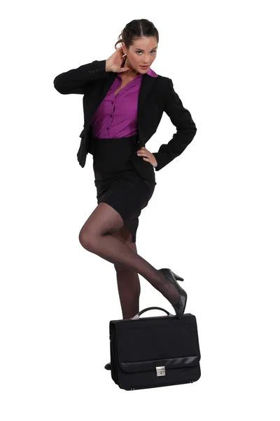 Mujer de negocios sexy con un maletín —  Fotos de Stock