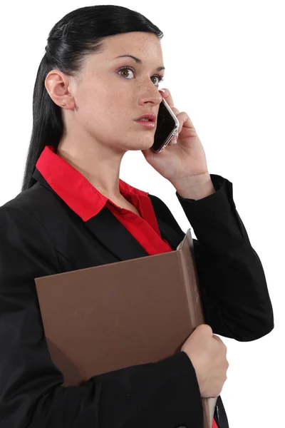 Profissional de negócios falando ao telefone — Fotografia de Stock