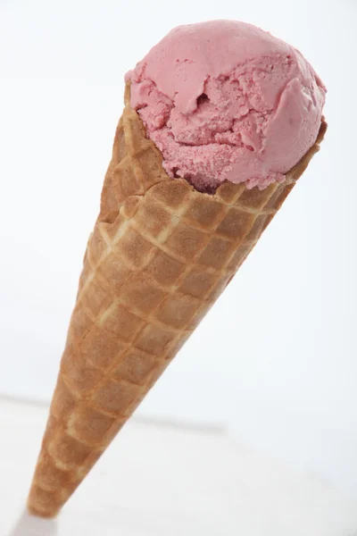 Eper fagylalt — Stock Fotó