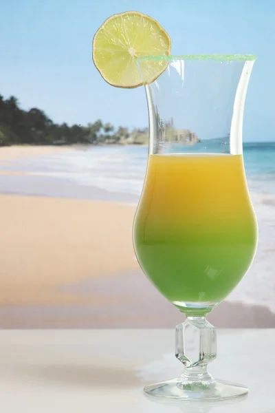 Koktejl na pláži — Stock fotografie