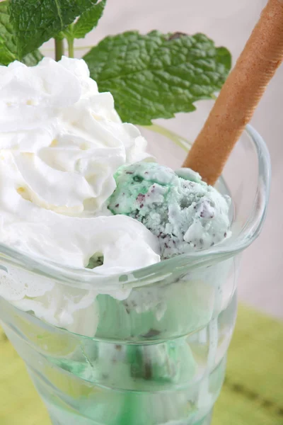 Menta fagylalt fagylaltkehely — Stock Fotó