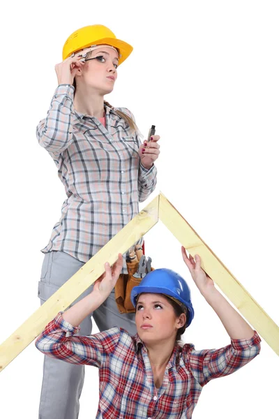 Two female carpenters — Stock Photo, Image
