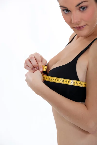 女性測定胸 — ストック写真