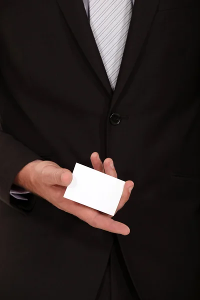 Podnikatel prezentující jeho volací karty — Stock fotografie