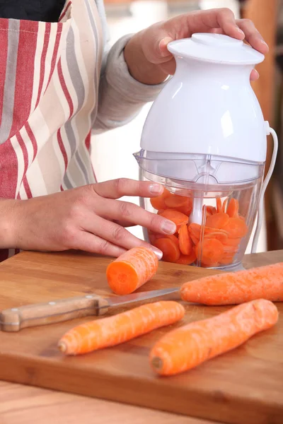 Fare purea di carote — Foto Stock