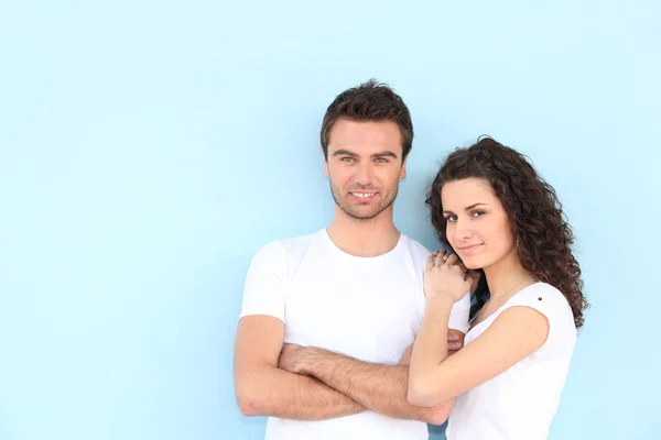 Portrait of newlyweds wearing casual clothes — Stock Photo, Image