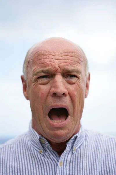Homem careca gritando — Fotografia de Stock