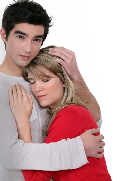 Un hombre consolando a su novia . —  Fotos de Stock