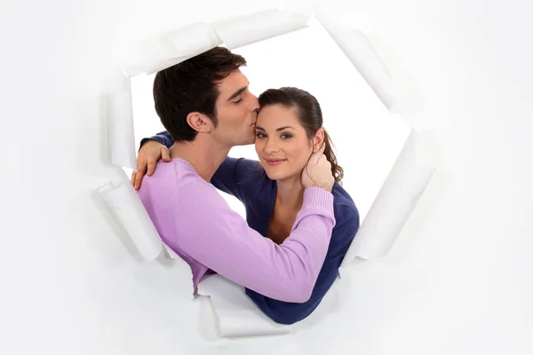 En man kysser hans hustru — Stockfoto