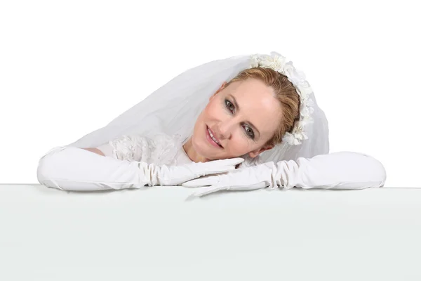 Retrato de una mujer en traje de novia —  Fotos de Stock