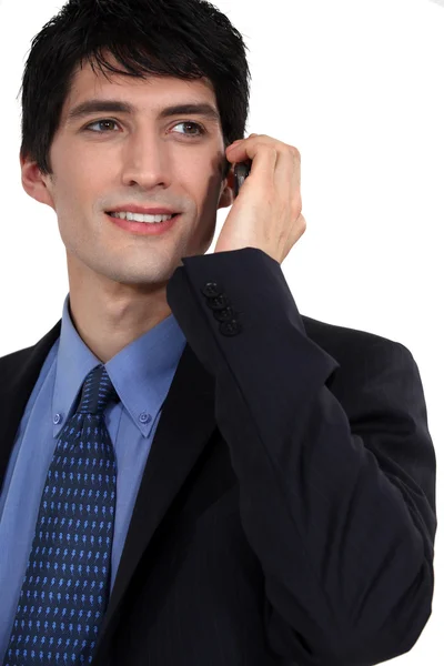 彼の携帯電話で話している実業家 — ストック写真