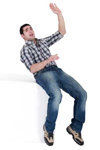 Homem escorregando e caindo — Fotografia de Stock