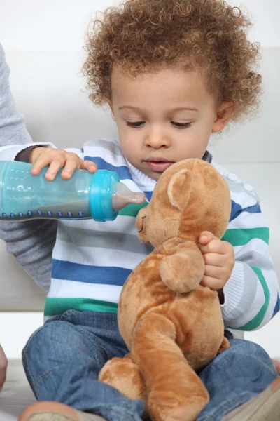 Little boy with teddy bear — Stock Photo, Image