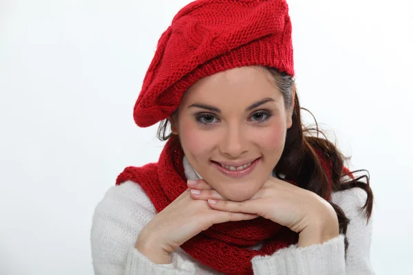 Donna con un cappello di lana — Foto Stock