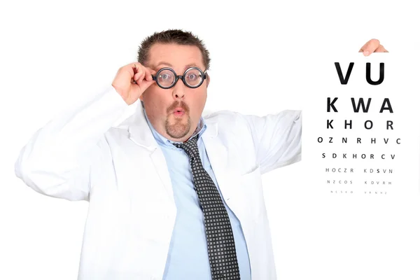 Roliga ögonläkare bär progressiva glasögon — Stockfoto