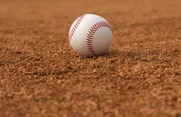 Baseball na pole bramkowe — Zdjęcie stockowe