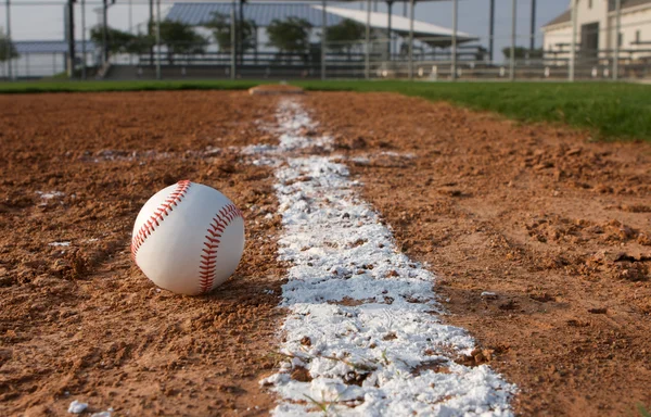 粉笔线上棒球 — 图库照片