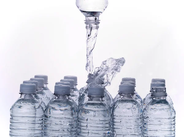 Вода в пляшках — стокове фото