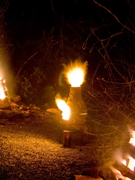 Gece karanlığında İmdat ateş — Stok fotoğraf