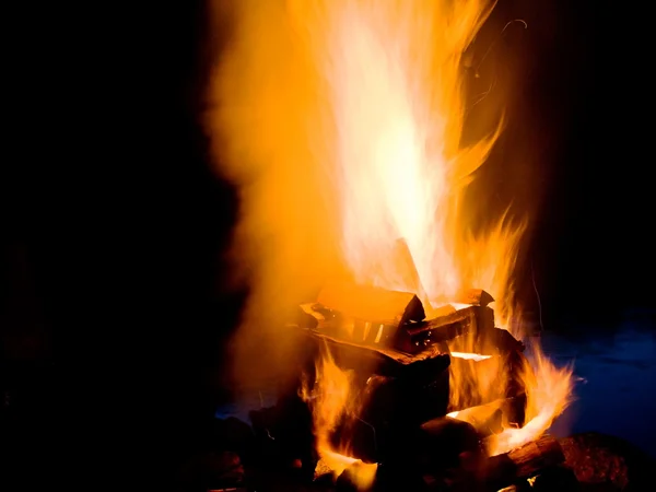 Fire Blazes in the Dark of Night — Stock Photo, Image