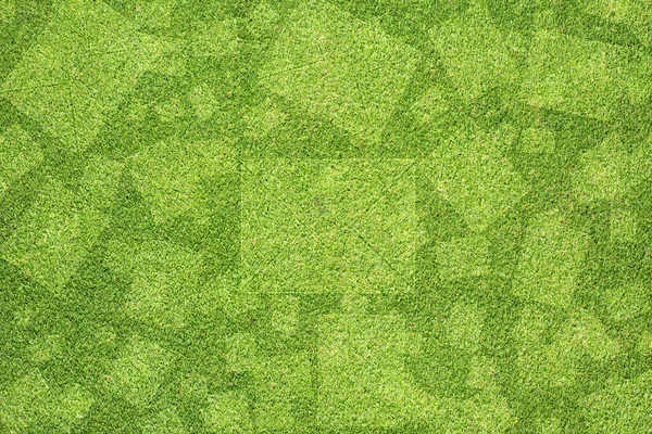 緑の草のテクスチャと背景でメール アイコン — ストック写真