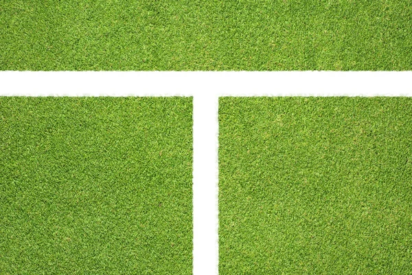 Γήπεδο ποδοσφαίρου σε φόντο πράσινο γρασίδι — Φωτογραφία Αρχείου