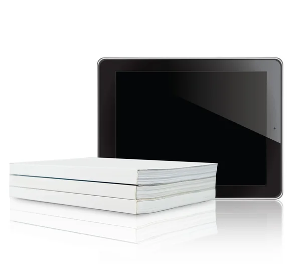 Livro e tablet computador em fundo branco — Fotografia de Stock