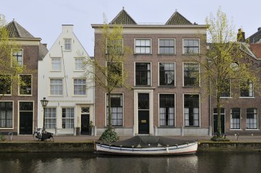 evler ve tekne, leiden