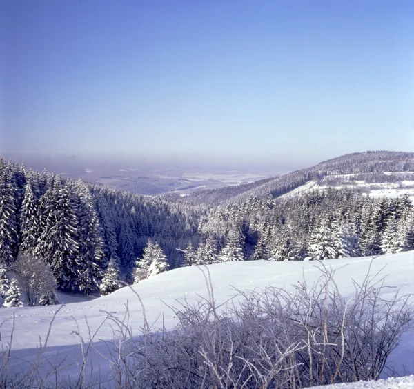 Panoramautsikt över vintern i berget låg 02 — Stockfoto