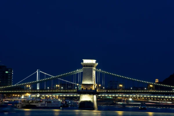 Brücken von Budapest bei Nacht — Stockfoto