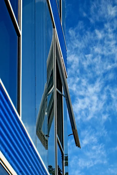Blauwe gebouw — Stockfoto