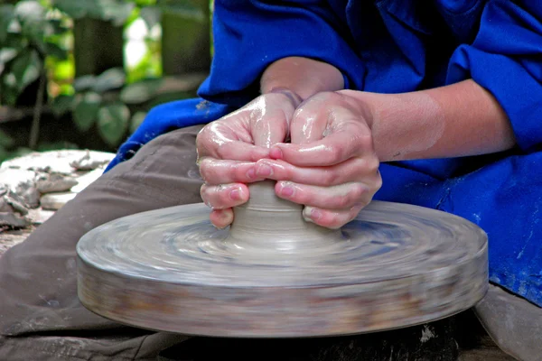 Trabajo infantil tradicional en cerámica (1 ) — Foto de Stock