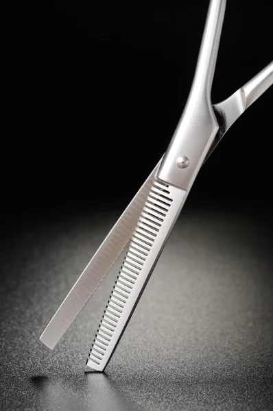 Парикмахерские ножницы — стоковое фото