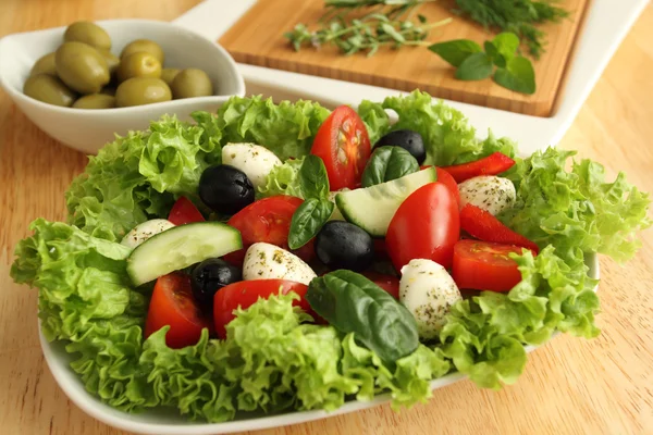 Rajčata, olivy, sýr — Stock fotografie