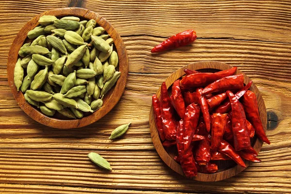 Cardamom and pepper — Stock Photo, Image