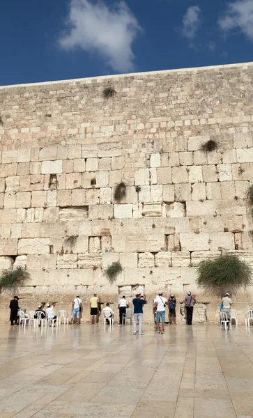 Oración en el muro de los lamentos (muro occidental), Jerusalén, Israel — Foto de Stock