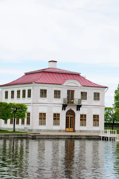 Παλάτι marli στο πάρκο Πέτερχοφ — Φωτογραφία Αρχείου