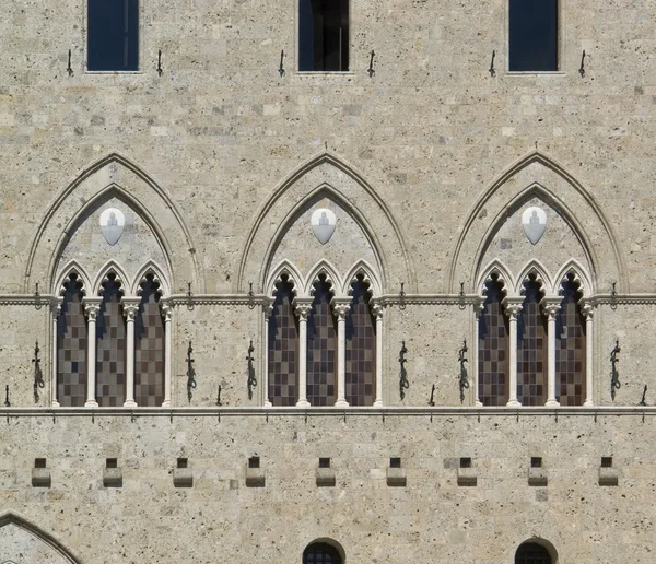 Arcitectural докладно в Сієна — стокове фото