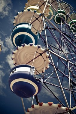 Ferris wheel’s cabins clipart